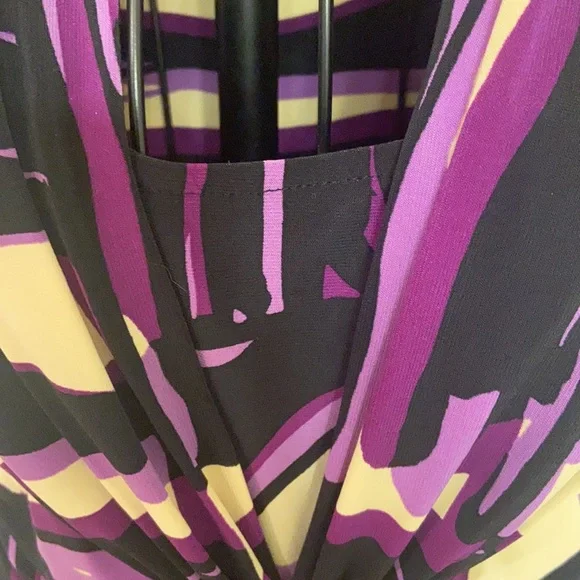 Cute Jones New York Ruched Front Size 6 Multi Color Purple Black Cream SLIMMING - Picture 3 of 11